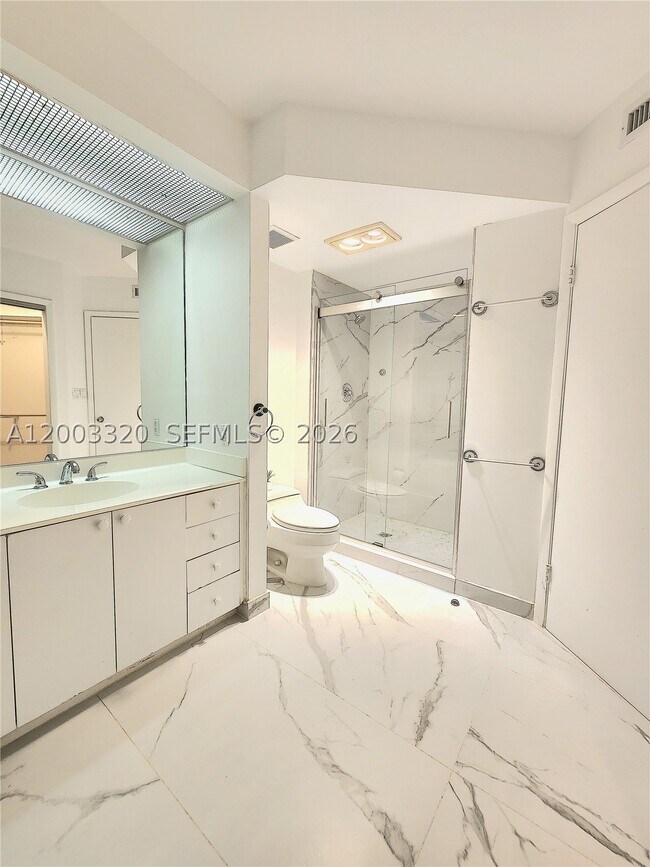 Building Photo - 20185 E Country Club Dr
