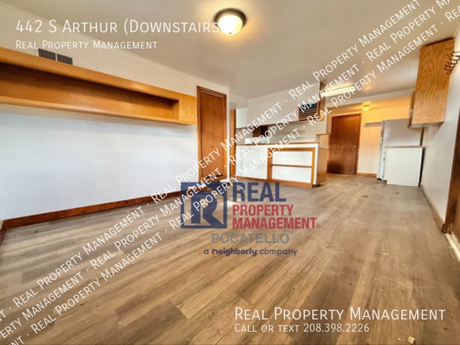 Building Photo - 442 S Arthur Ave