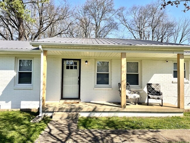 Building Photo - 214 Chapman Ln