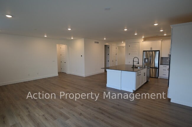 Building Photo - Beautiful New 3 Bed 2 Bath Home in Rolling Hills – Built in 2025