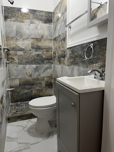 Luxury Private Bathroom - 165 Legion St