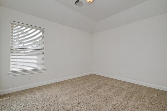 Building Photo - 71 N Rocky Point Cir