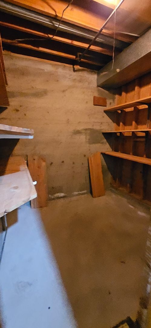 Building Photo - Beautiful Virginia Vale 4 Bedroom Split Level - New Paint, Carpet, Blinds - AVAILABLE NOW!