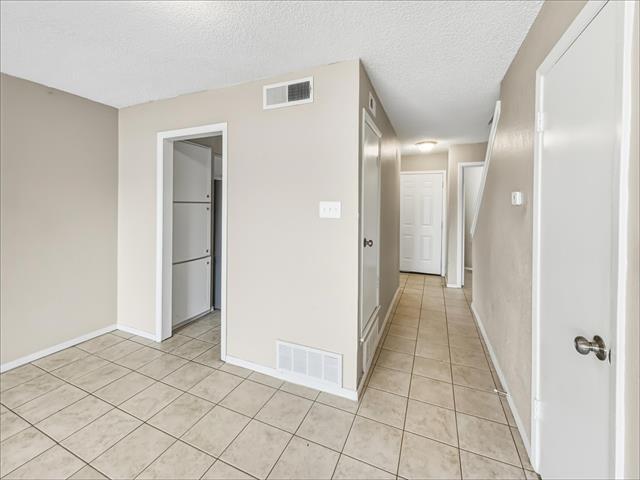 Building Photo - 1006 Bland Dr