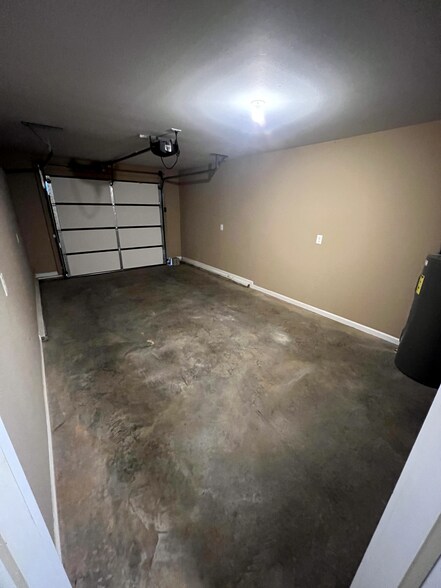 Building Photo - 706 Needmore Rd apartment 2