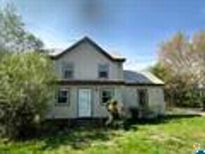 Building Photo - Country living near Crozet!