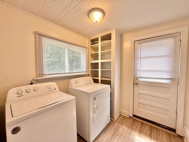 Building Photo - **OFFERING WAIVED APPLICATION FEES & $100 MOVE IN PROMOTION** Charming 3BD, 1BA Garner Condo Near...