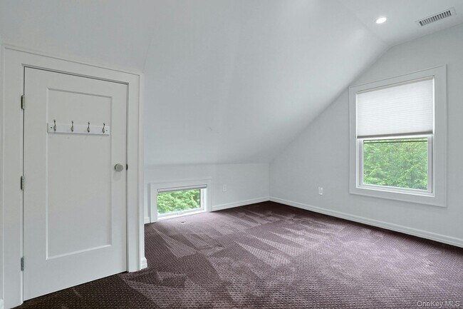 Building Photo - 505 Bedford Rd