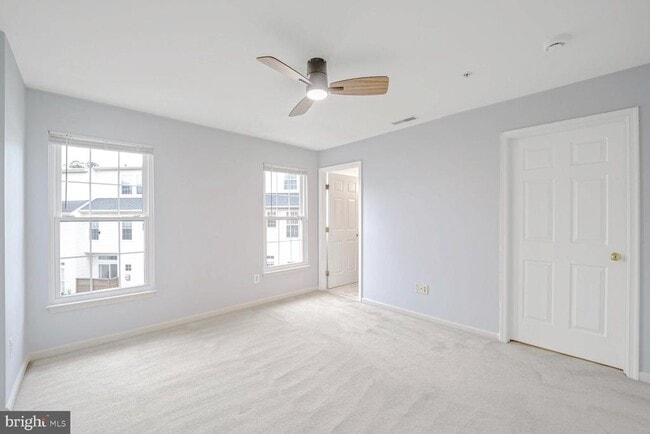 Building Photo - 2737 Manhattan Pl