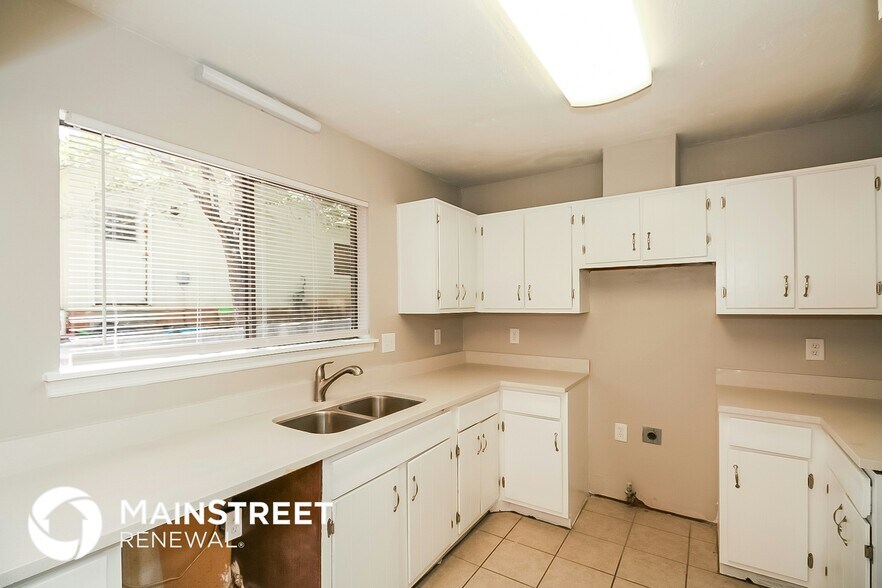 Building Photo - 8178 Winewood Way