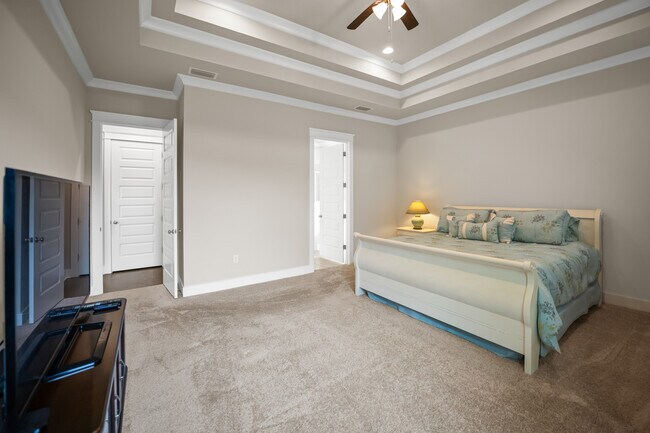 Building Photo - 9377 Diamante Blvd