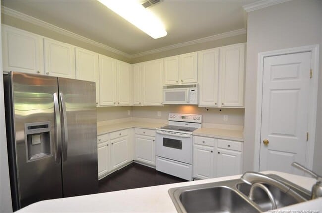 Building Photo - 2202 Plum Frost Dr