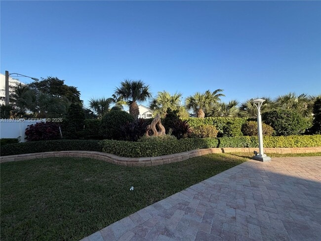 Building Photo - 2715 N Ocean Blvd