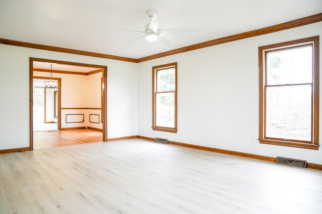 Building Photo - 7231 Stow Rd