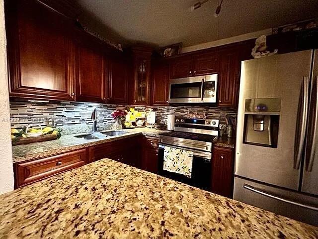 Building Photo - 1536 NW 15th Ave