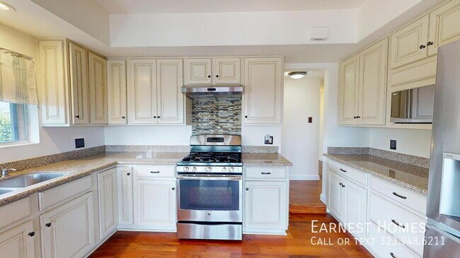 Building Photo - 4535 San Blas Ave