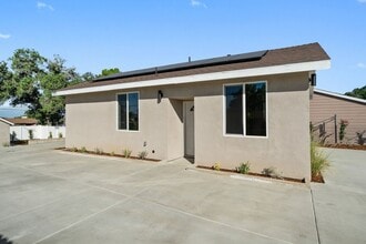 Building Photo - 1318 Malachite Ave