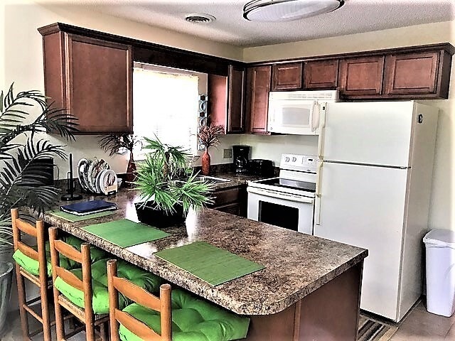 Golf Colony Unit 2B Avail: Through June 3... - Golf Colony Unit 2B  Avail: Through June 3...