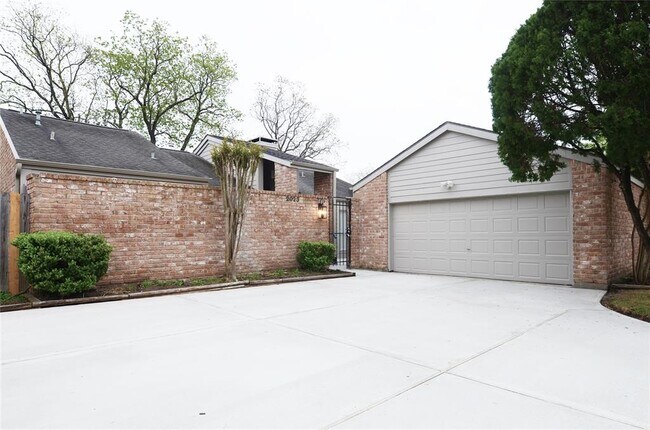 Primary Photo - 2023 Woodland Springs St