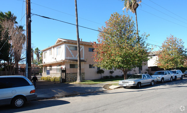 Primary Photo - 9415 Sylmar Ave