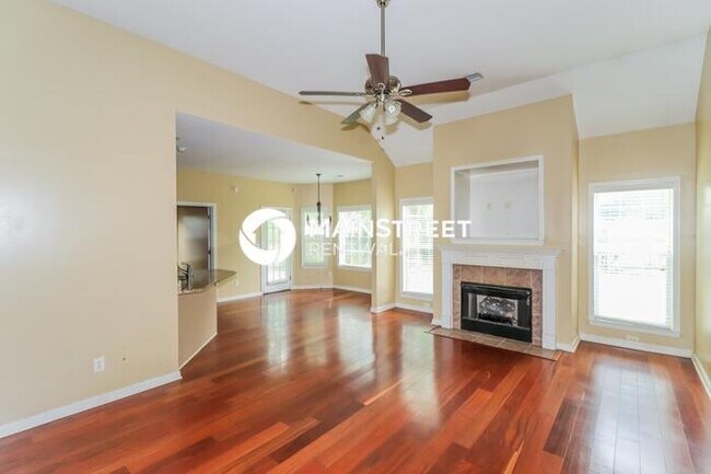 Building Photo - 8423 Shady Elm Dr