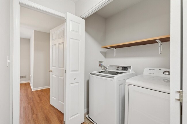 Building Photo - 3B/4B Townhome in Phoenixville!
