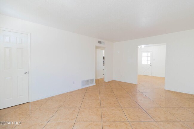 Building Photo - 9924 Minuteman St