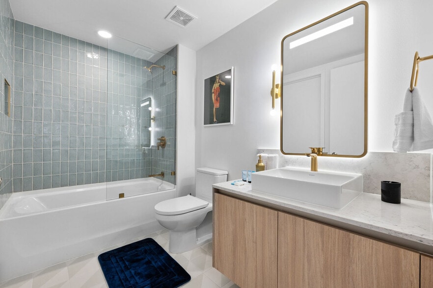 Building Photo - 159 NE 6th St