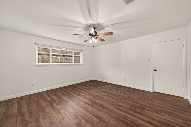 Building Photo - 5347 Lincoln Green Dr