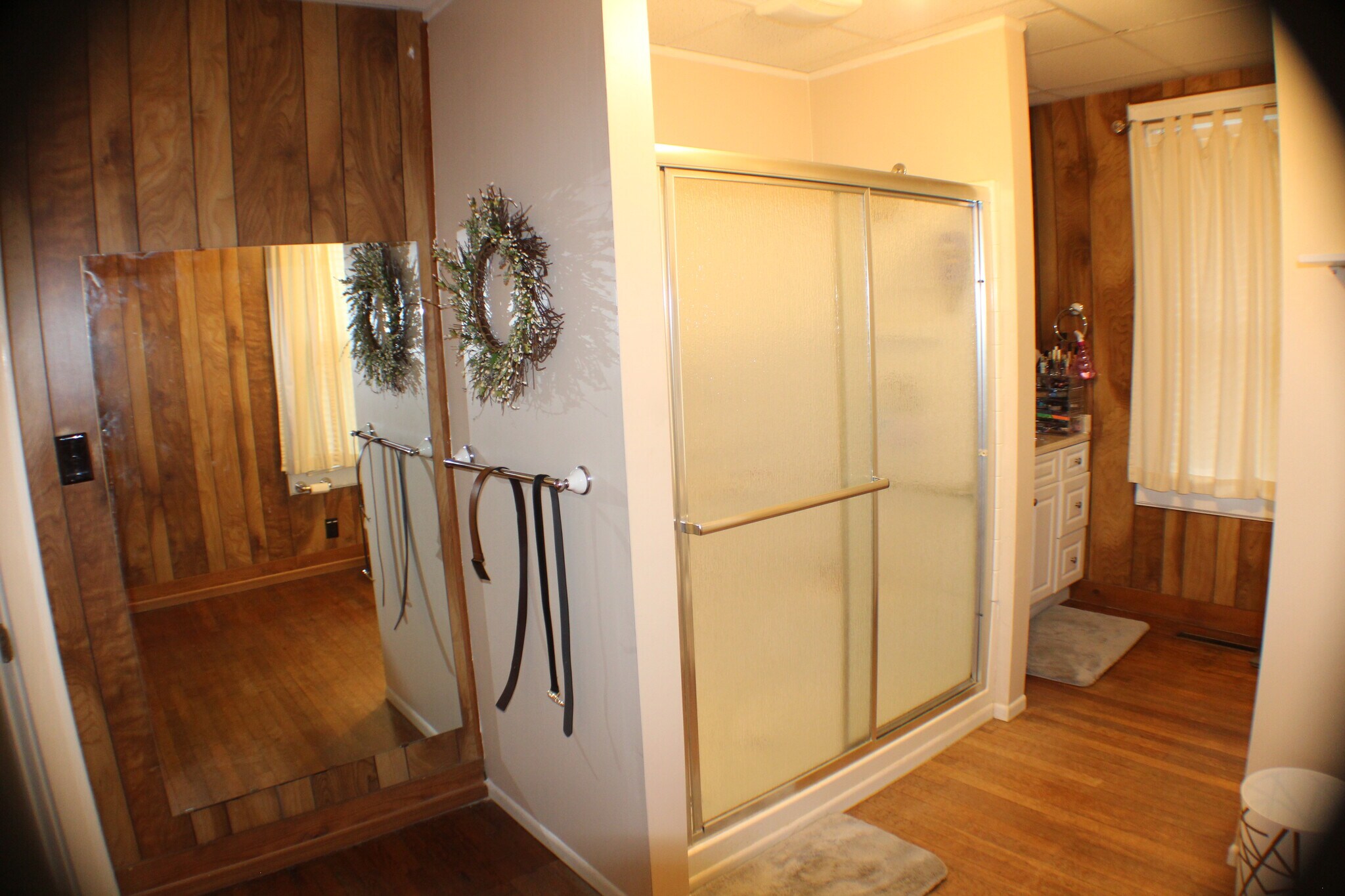 Bathroom #1 - 60 Pulliam St