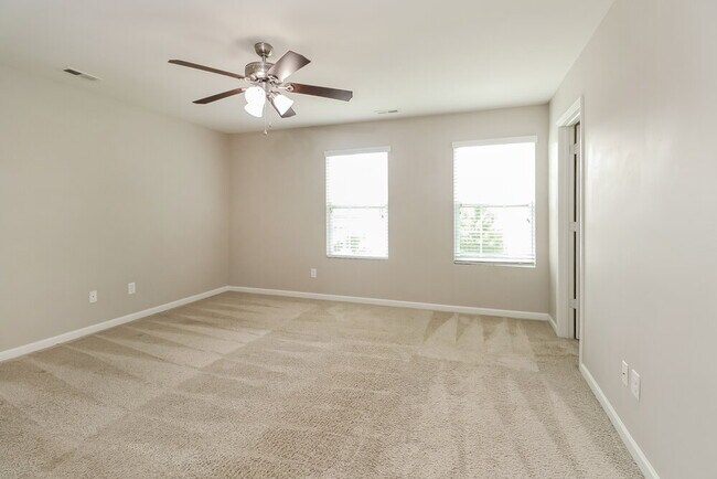 Building Photo - 516 Knothole Ln