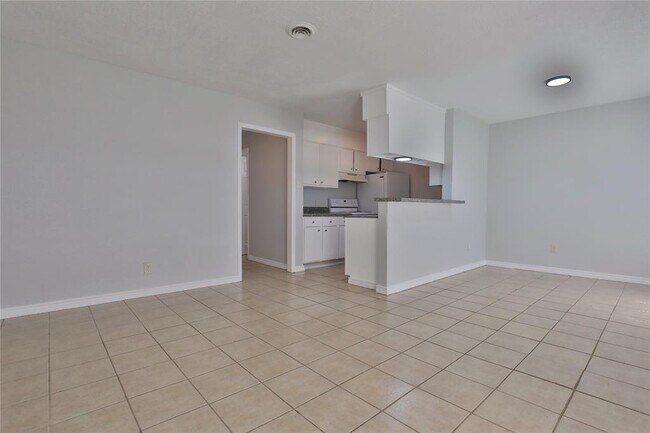 Building Photo - 310 Yaupon St