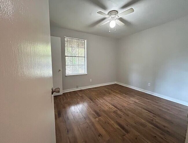 Building Photo - 3234 Nekoma Ln