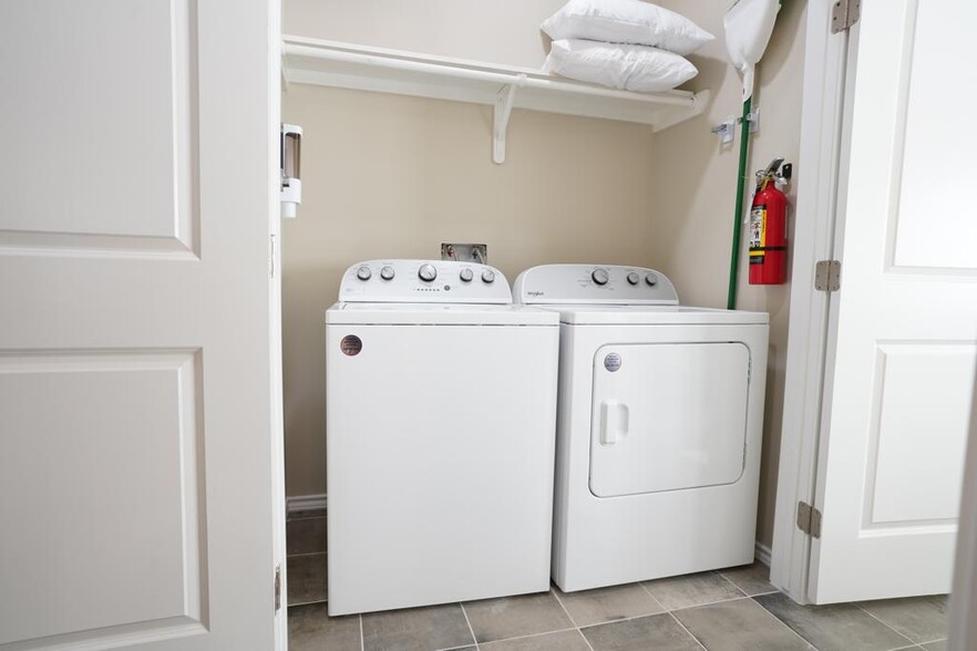 Washer & Dryer in Unit - 5908 Sandpiper Ave