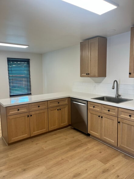 Building Photo - 7050 Sycamore Rd