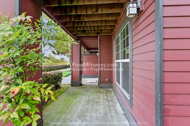 Building Photo - Charming and Convenient Condo in Sherwood ...