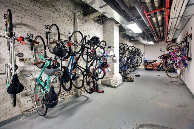 Building Photo - 51 Jay St