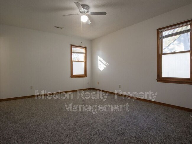 Building Photo - 7412 Pineleaf Dr