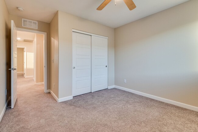 Building Photo - Modern Two-Story Townhome with Stylish Upg...