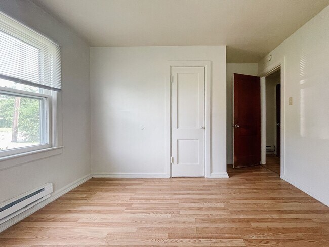 Building Photo - 810 S Luick Ave