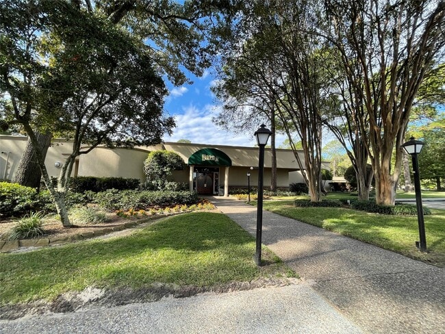 Building Photo - 12900 Walden Rd