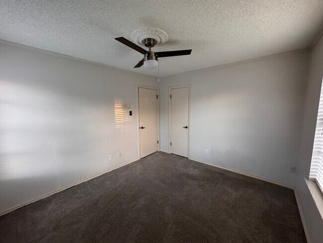 Building Photo - 6801 Lancelot Ct