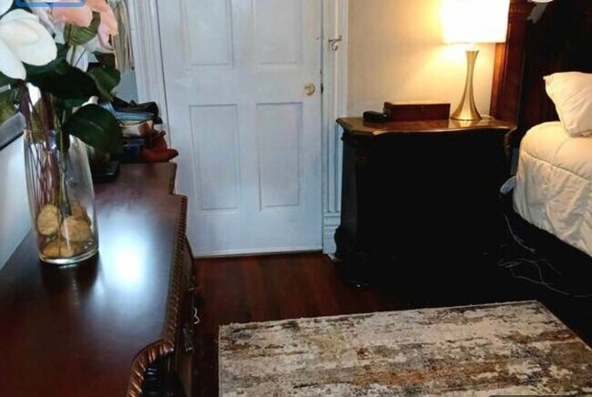 Building Photo - Charming 3BR House in Macon - Walk to Mercer Village and Tatnall Square Park!