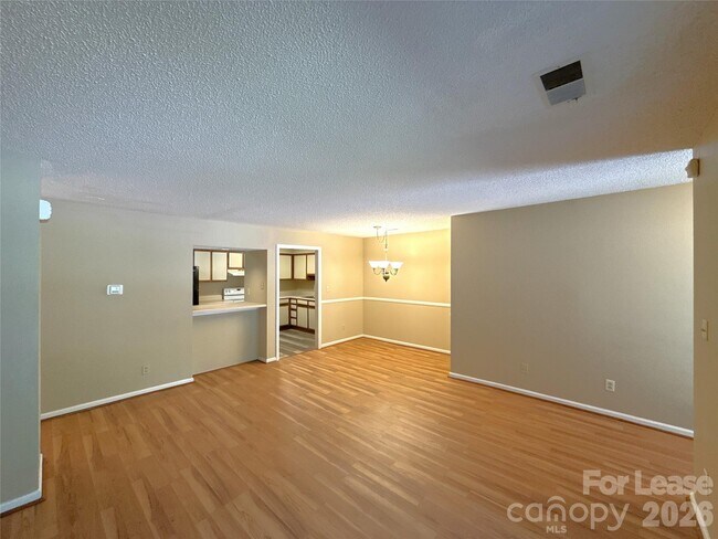 Building Photo - 1021 Churchill Downs Ct