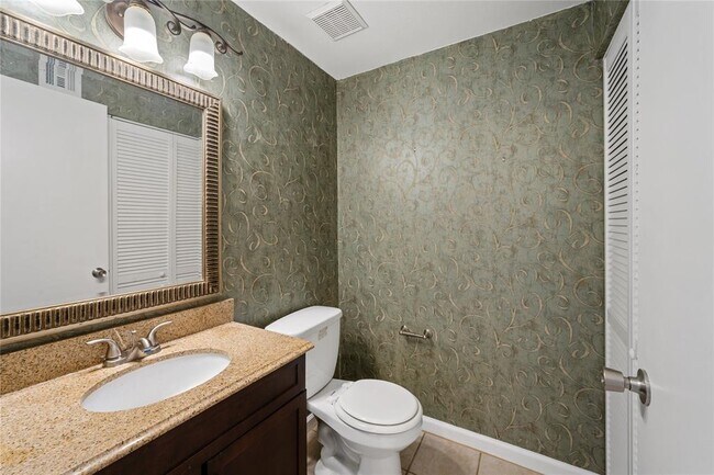 Building Photo - 11614 Village Pl Dr