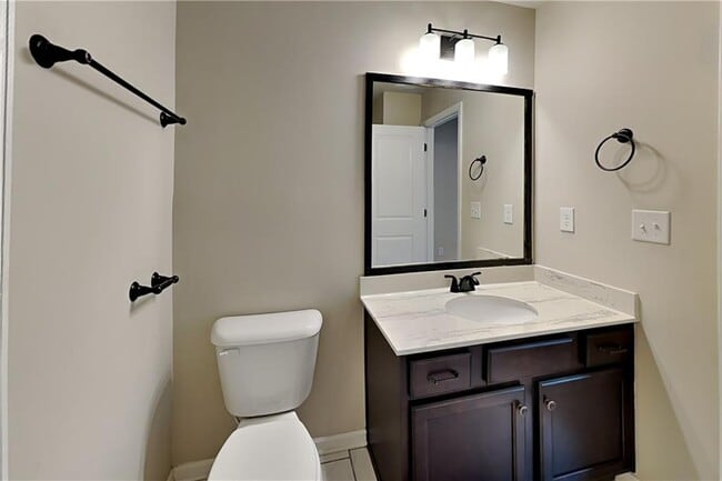 Building Photo - 3770 Brookhollow Dr