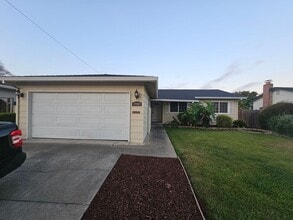 Building Photo - DELIGHTFUL 3 Bed/2 Bath Home in Fremont - ...