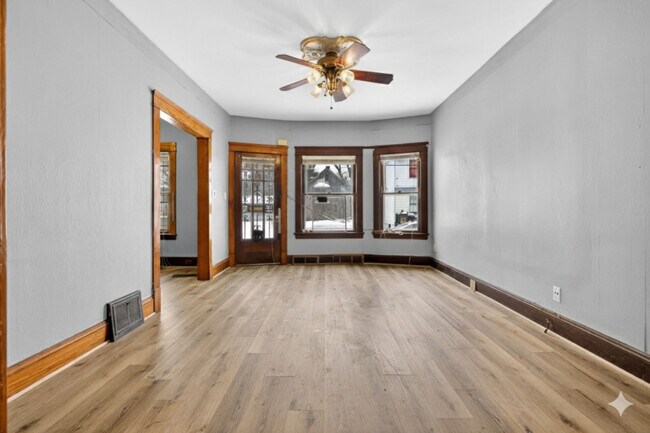 Building Photo - 2977 E 66th St