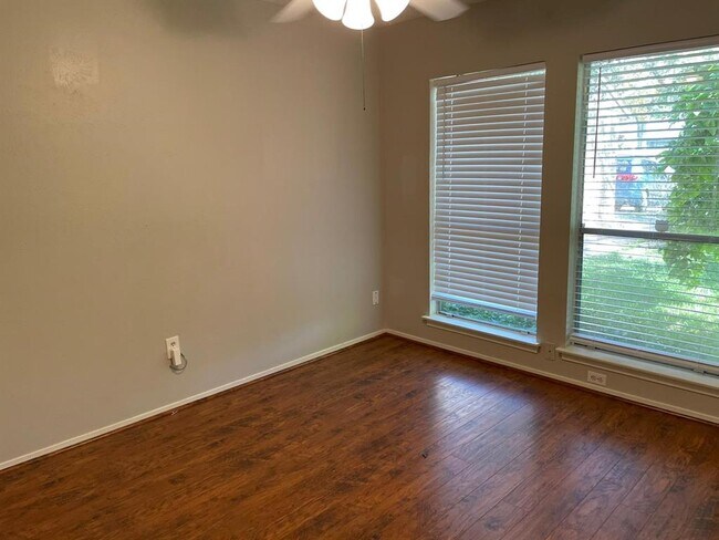 Building Photo - 16034 Eastcape Dr