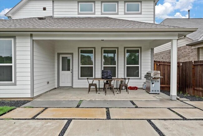 Building Photo - 15815 Eastern Meadowlark Wy
